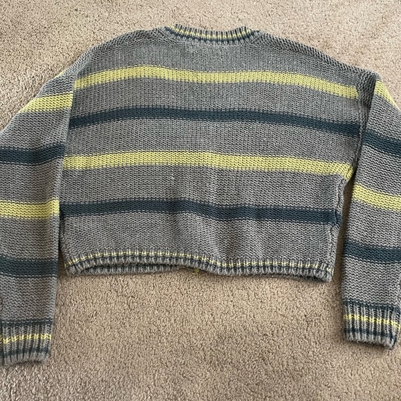 Urban Outfitters green and grey cardigan/sweater size XS - Picture 3 of 3